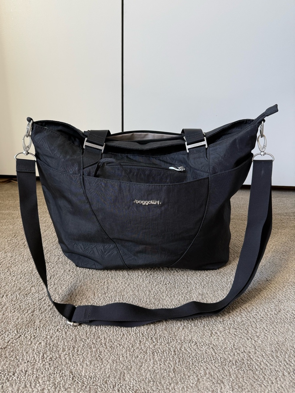 NWOT Baggallini Avenue Tote